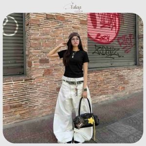 Áo thun nữ Talaa AT003 phối ren màu trắng đỏ đen, chất thun zip co giãn 4 chiều mềm mịn, form ôm nữ tính phong cách tiểu thư Hàn Quốc.